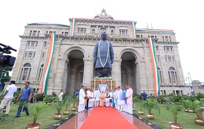 CM Yogi Adityanath paid tribute to Bharat Ratna Atal Bihari Vajpayee.