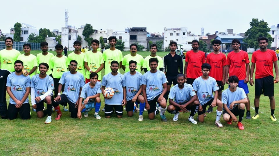Maa Tujhe Pranam: Football tournament begins in Moradabad, four knockout matches on the first day