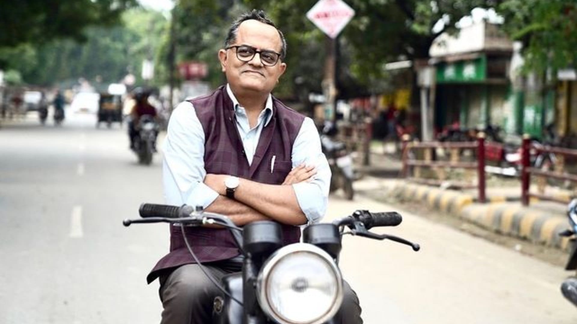 Gajraj Rao Criticizes Hypocrisy Of People Sharing Selfies Vacation Pictures after reacting to brutal incidents