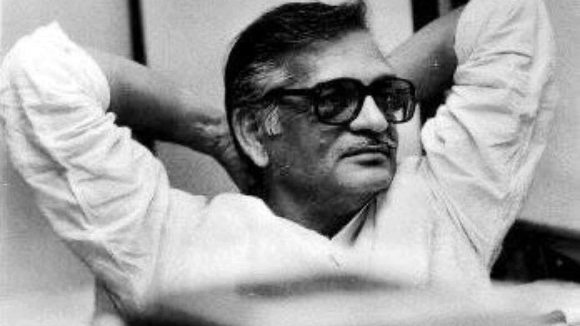 Gulzar Birthday special story started his career from movie bandini famous songs and quotes age and movies