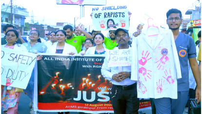 In Gorakhpur Strike, Situation worsened in BRD.50 operations postponed in AIIMS.