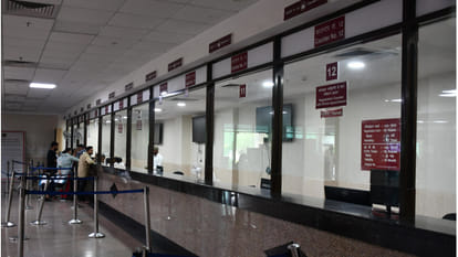 In Gorakhpur Strike, Situation worsened in BRD.50 operations postponed in AIIMS.