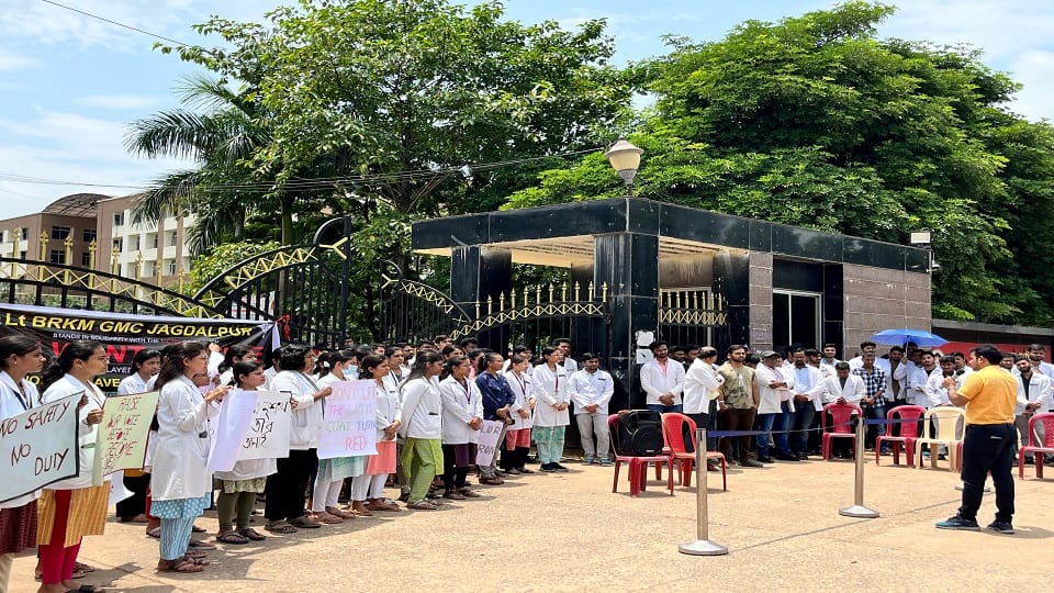 Doctors strike in Chhattisgarh Demonstrations in Jagdalpur Korba and GPM protest over Kolkata incident
