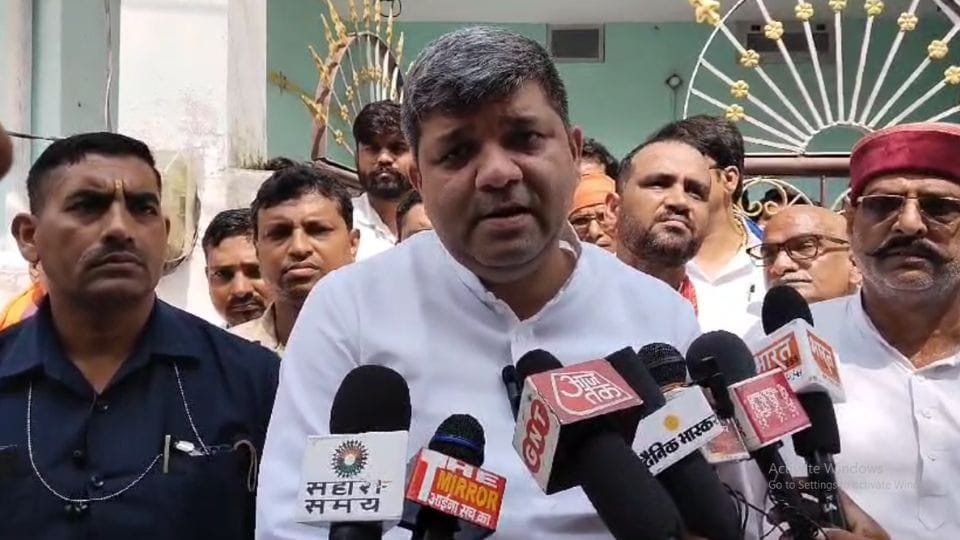 Technical Education Minister Ashish Patel met the victim's family Couple Murder Case sonbhadra