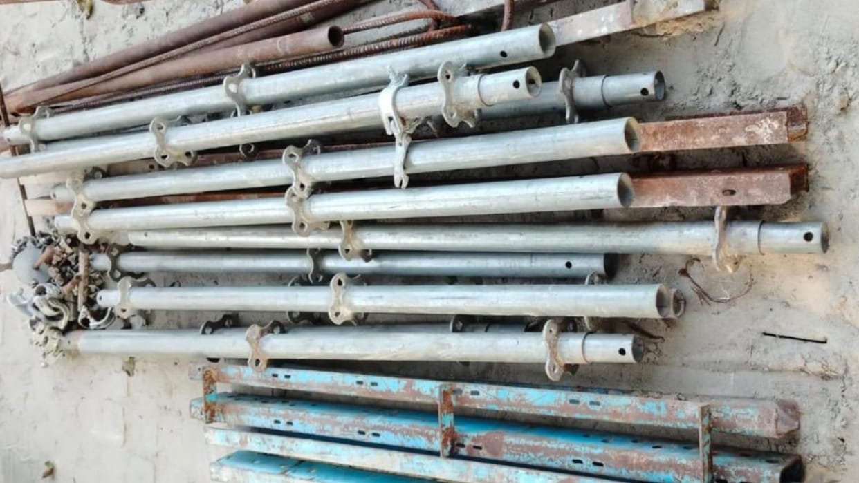 Six thieves arrested for stealing iron pipes in Vaishali