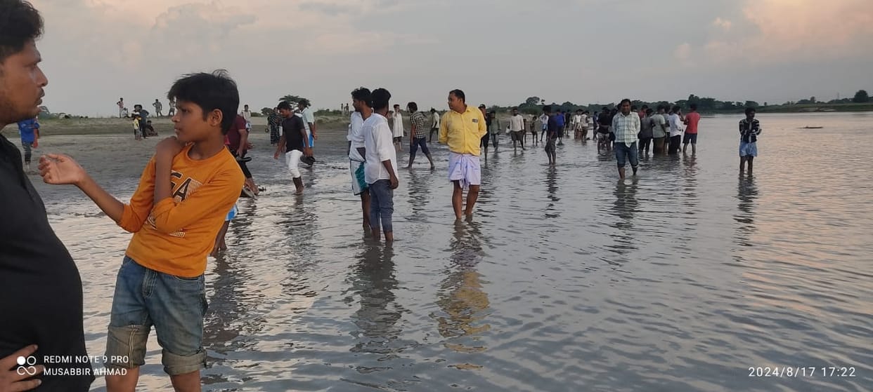Kishanganj News: Two children died due to drowning in Donk river