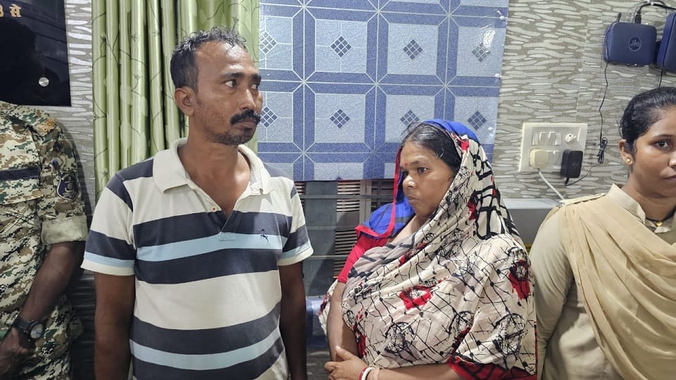 पुलिस की गिरफ्त में आरोपी