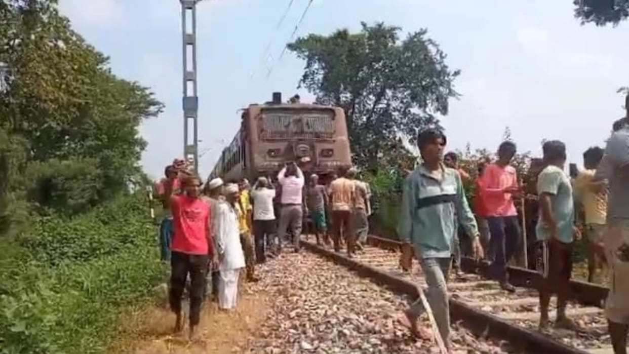 Angry villagers stop train and block the track in Bijnor after a woman dies due to leopard attack