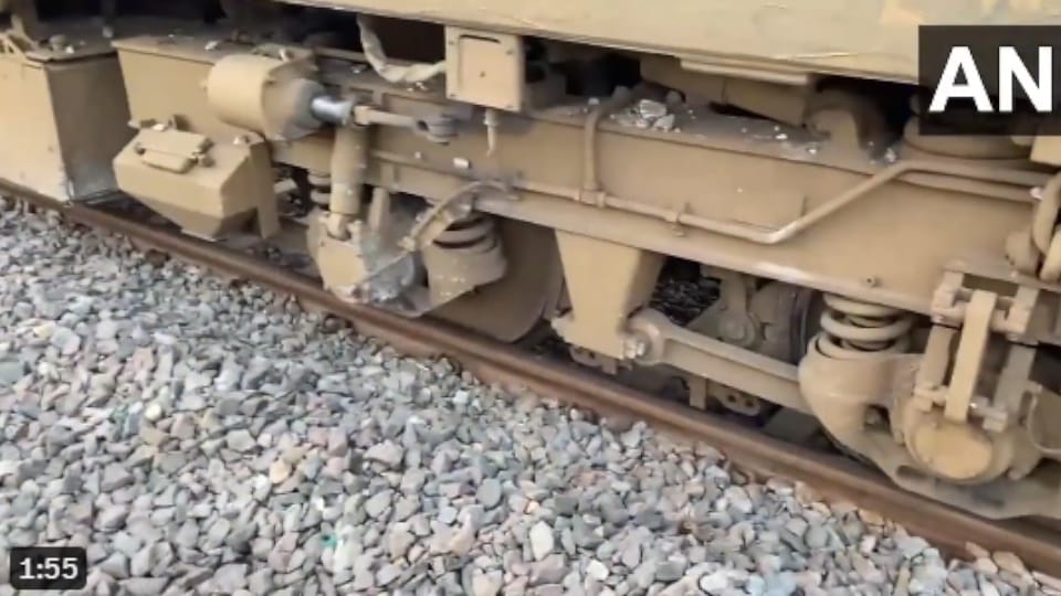 Sabarmati Express derailed near Kanpur IB and UP police are also working on it train accident