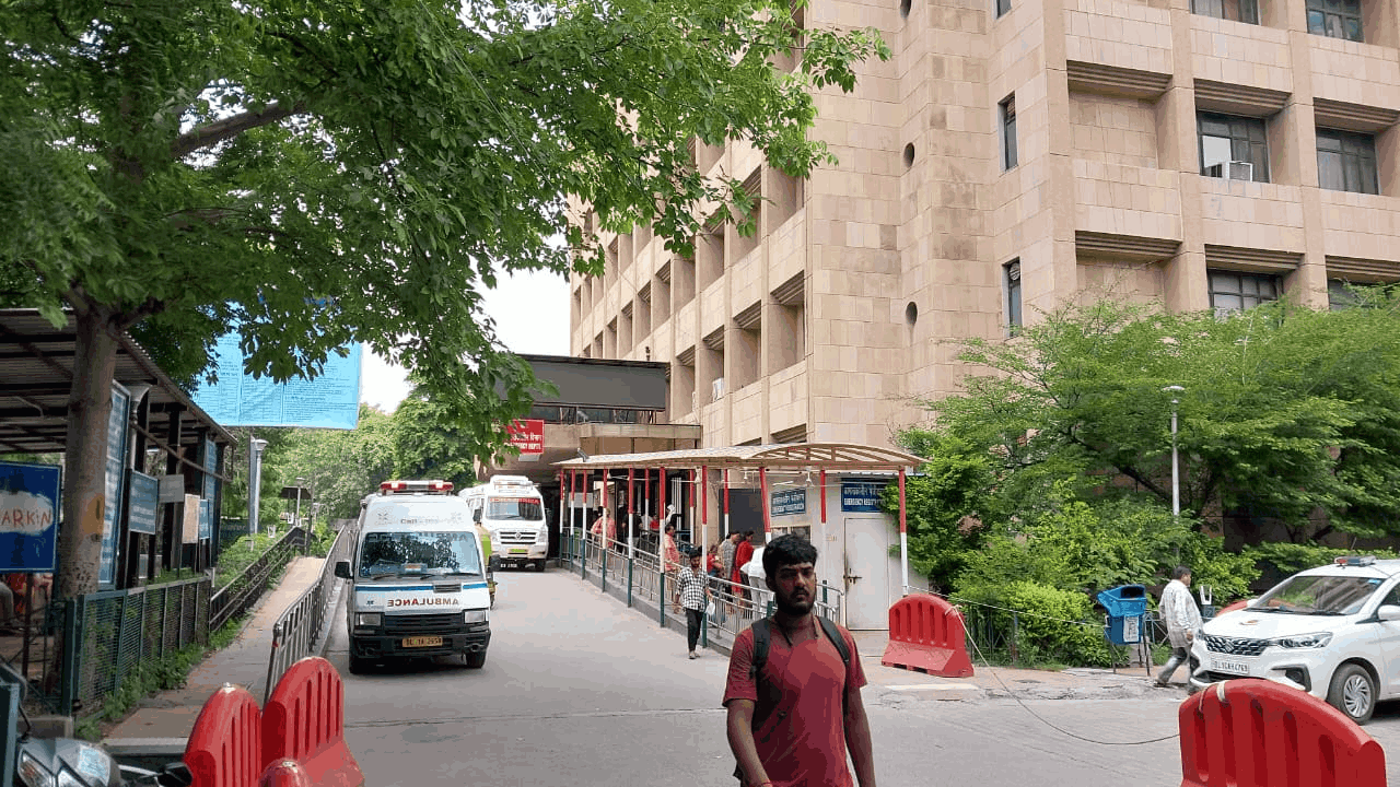 Doctor Strike Photos Delhi-NCR come out on streets demanding safety see photos