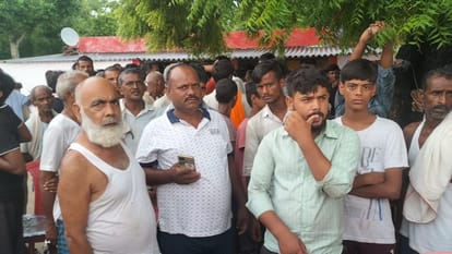A temple priest in Bahraich murdered last night.