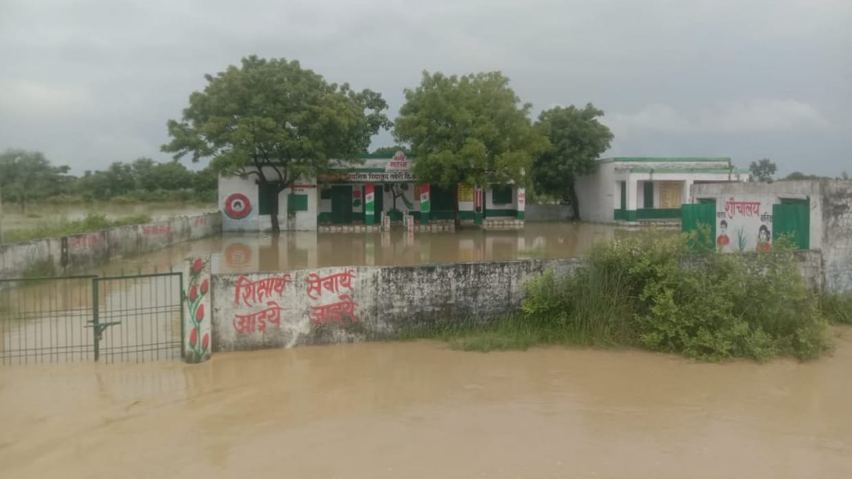 Balrampur: Flood like situation in 15 villages.