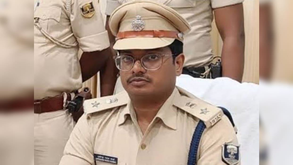 Bihar News: SP Upendra Nath Verma stopped salary of 75 policemen in Purnea