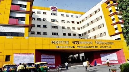 Indore: इंदौर मेें जूनियर डाक्टरों की हड़ताल खत्म होने के बाद काम पर लौटे डाक्टर Indore: Doctors returned to work after the junior doctors' strike ended in Indore