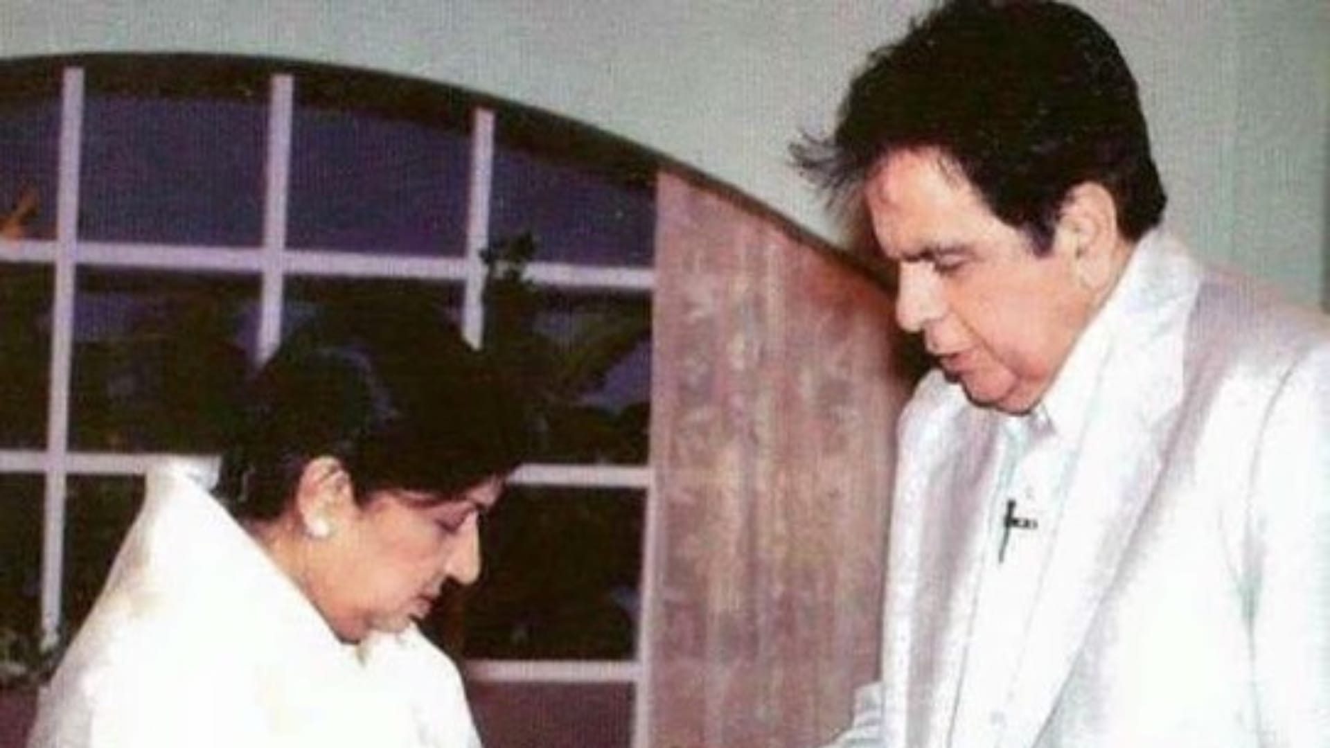 Rakshabandhan 2024 these artists also have a brother sister relationship Dilip and Lata had set an example
