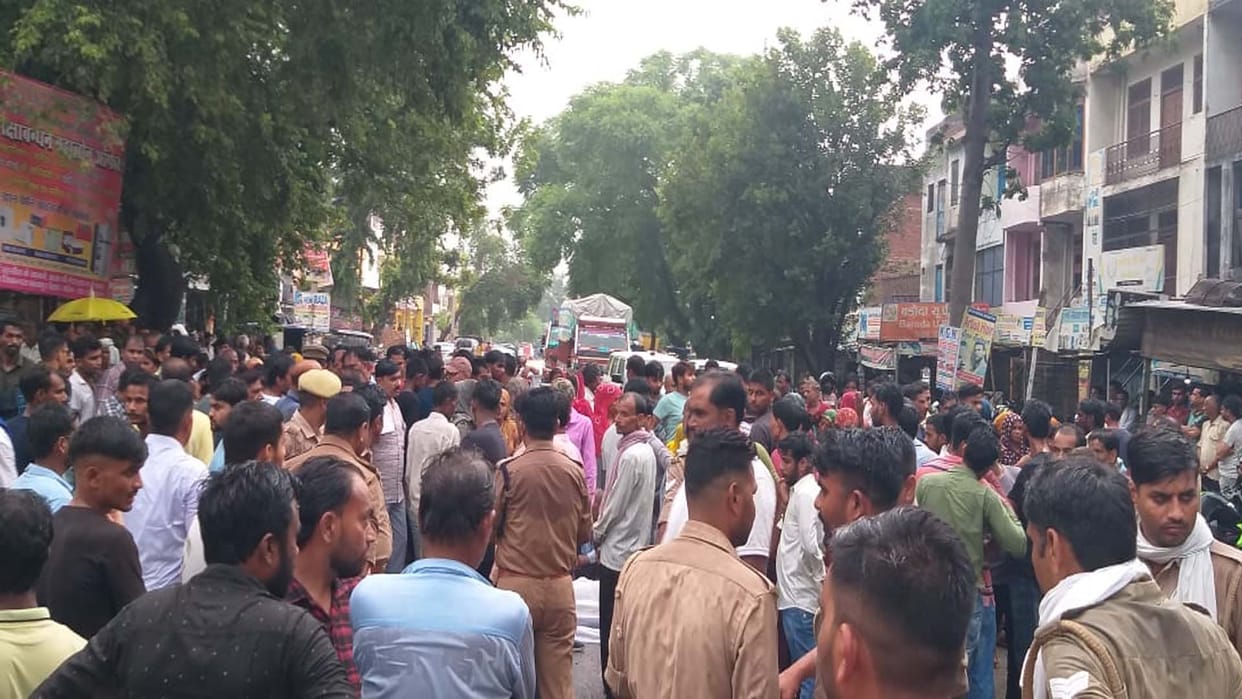 Businessman robbed and murdered, angry family members blocked the road
