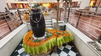 Sawan 2024 special story of famous shiva temple Mani in varanasi