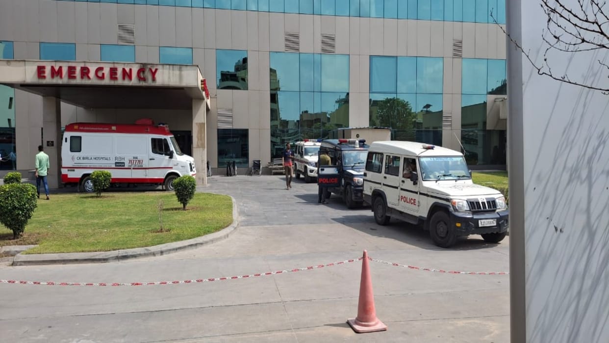 Jaipur: Panic due to bomb scare in Moni Lake Hospital, bomb disposal squad took possession of the hospital