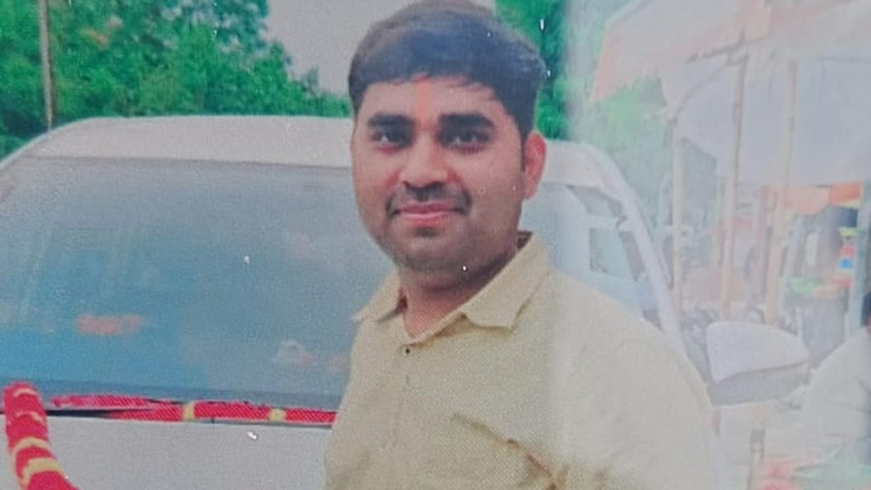 driver made a video call to his girlfriend and committed suicide in Bareilly