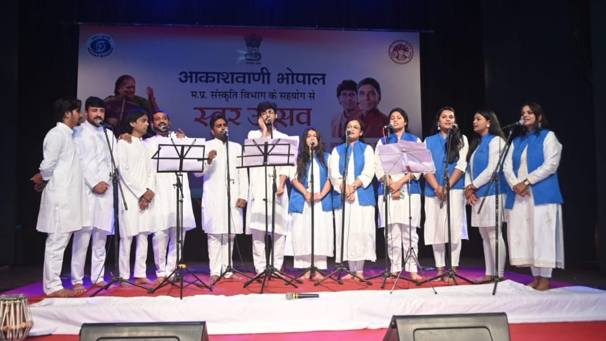 Swar Utsav program organized in Ravindra Bhavan of the capital