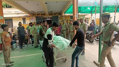 बुलंदशहर हादसा: सड़क पर फैले थे खून से लथपथ घायल...इस पार्टी के नेता की है टक्कर मारने वाली बस; देखें तस्वीरें Bulandshahr accident injured were lying on road soaked in blood Magisterial probe conducted Salempur accident