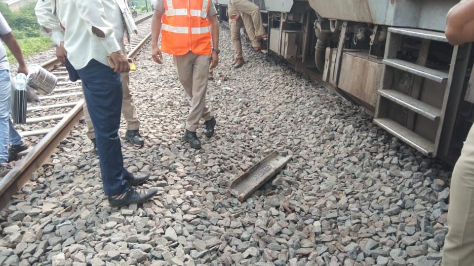 Sabarmati: SAG investigation complete, indications found of track pieces being brought and placed on track