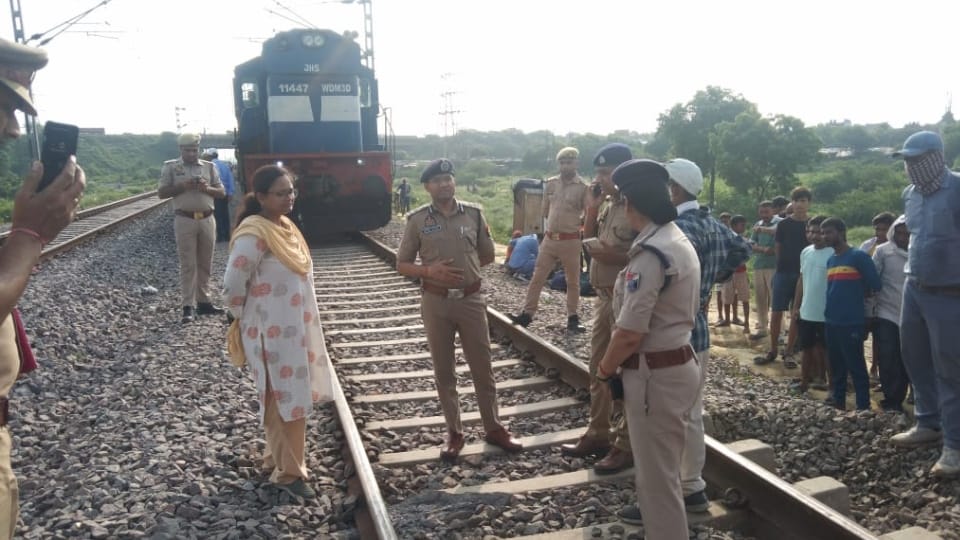 Sabarmati Express Derail experts tied clamps on track and examined it To get to bottom of accident