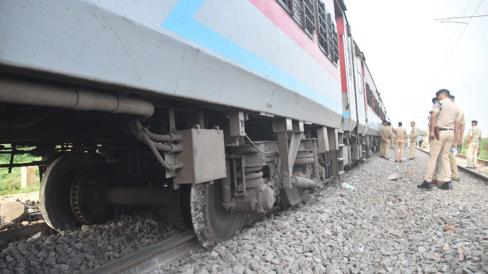 Sabarmati accident: All 12 AC coaches were sent safely to Jhansi, remaining 10 will be investigated