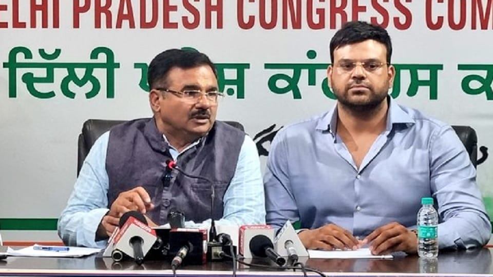 Congress alleges that AAP government is keeping CAG report pending to hide corruption