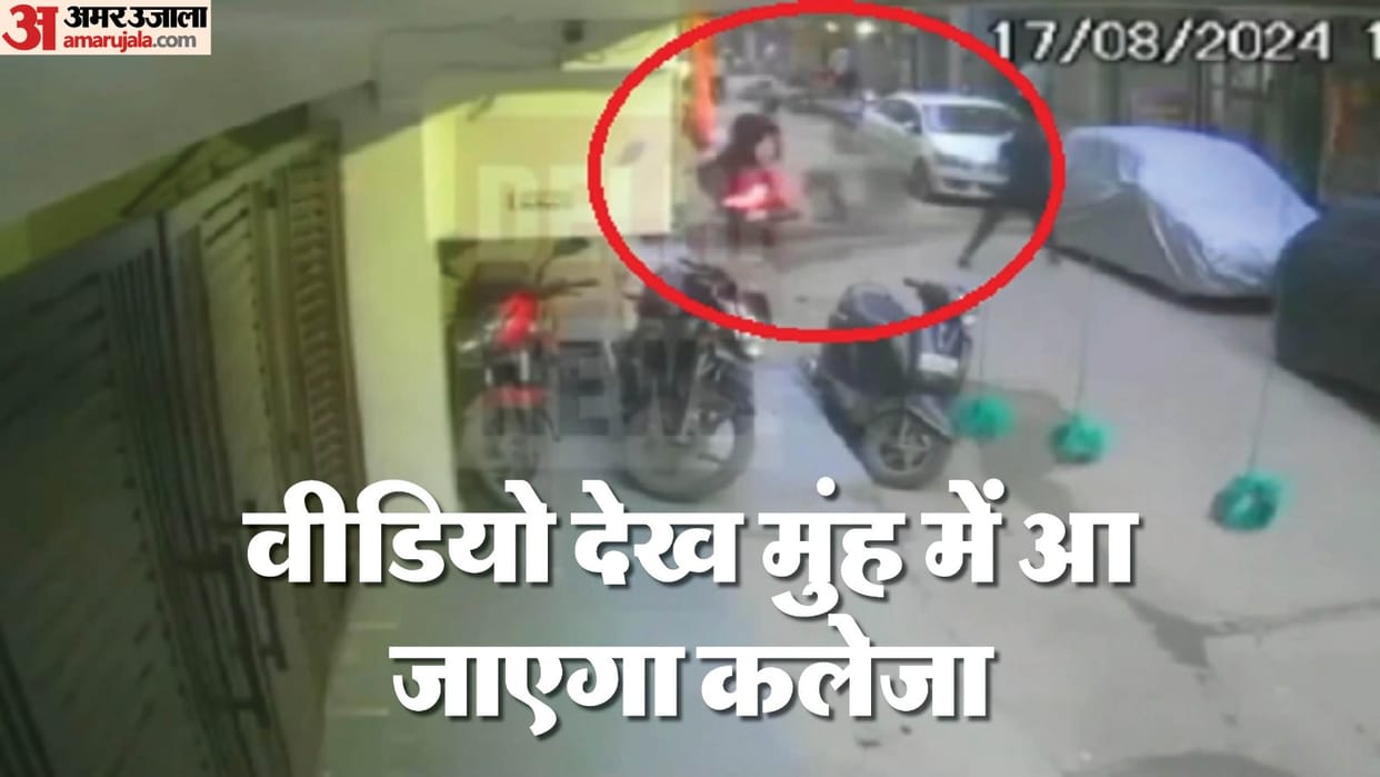 Outdoor of AC fell on two boys from the second floor one died other critical in delhi