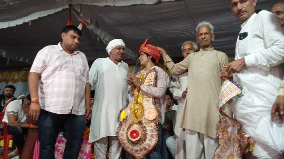 Vinesh Phogat's grand welcome in her ancestral village Balali in Charkhi Dadri