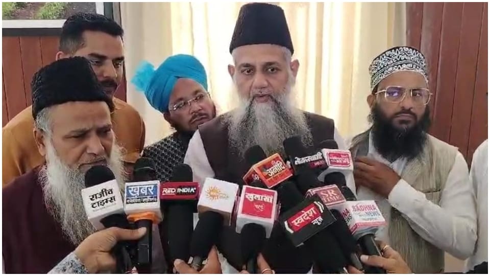 Bhopal News: Qazi Ishrat said - Waqf lands are shrinking on paper, they should be protected.