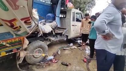 बुलंदशहर हादसा: सड़क पर फैले थे खून से लथपथ घायल...इस पार्टी के नेता की है टक्कर मारने वाली बस; देखें तस्वीरें Bulandshahr accident injured were lying on road soaked in blood Magisterial probe conducted Salempur accident