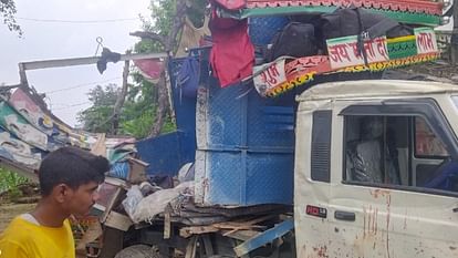 बुलंदशहर हादसा: सड़क पर फैले थे खून से लथपथ घायल...इस पार्टी के नेता की है टक्कर मारने वाली बस; देखें तस्वीरें Bulandshahr accident injured were lying on road soaked in blood Magisterial probe conducted Salempur accident