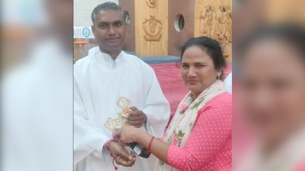 Raksha Bandhan 2024 Special Christian sisters celebrated Rakhi in church Kashi