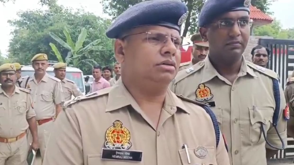 woman murdered and dead body found thrown in field at Azamgarh