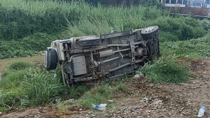 Mother and son riding a bike died in a collision with a truck, the woman was going to tie Rakhi to her brother