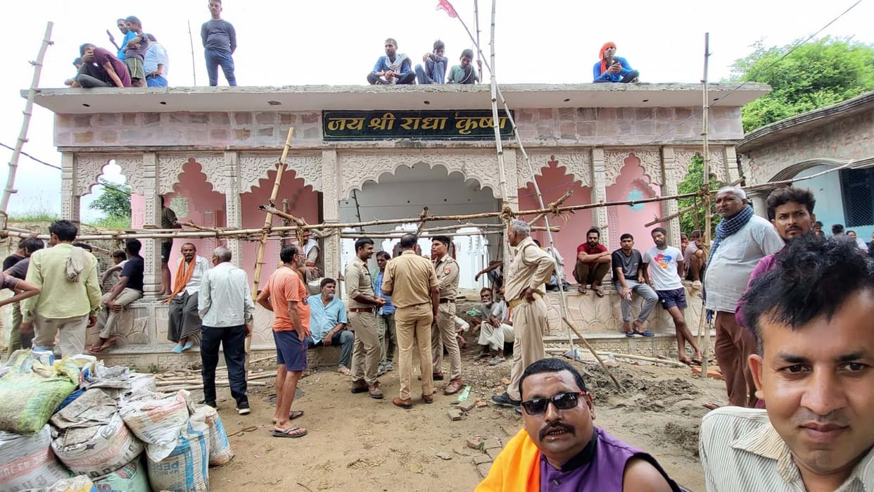 Fatehpur: After uproar, encroachment removed from the land of Radha Krishna temple