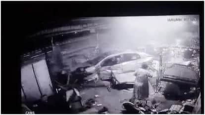 MP News: After overturning four times in Betul speeding car entered dhaba police personnel narrowly escaped