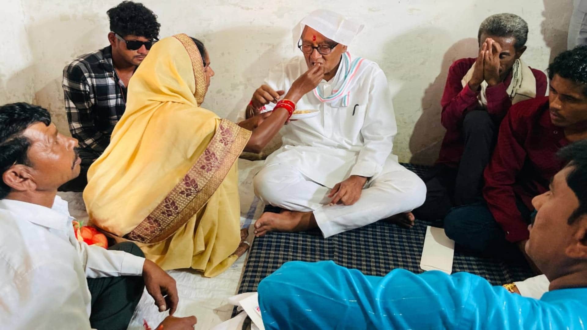 MP News Digvijay Singh himself went to Anjana Ahirwar mother house and tied Rakhi Sagar