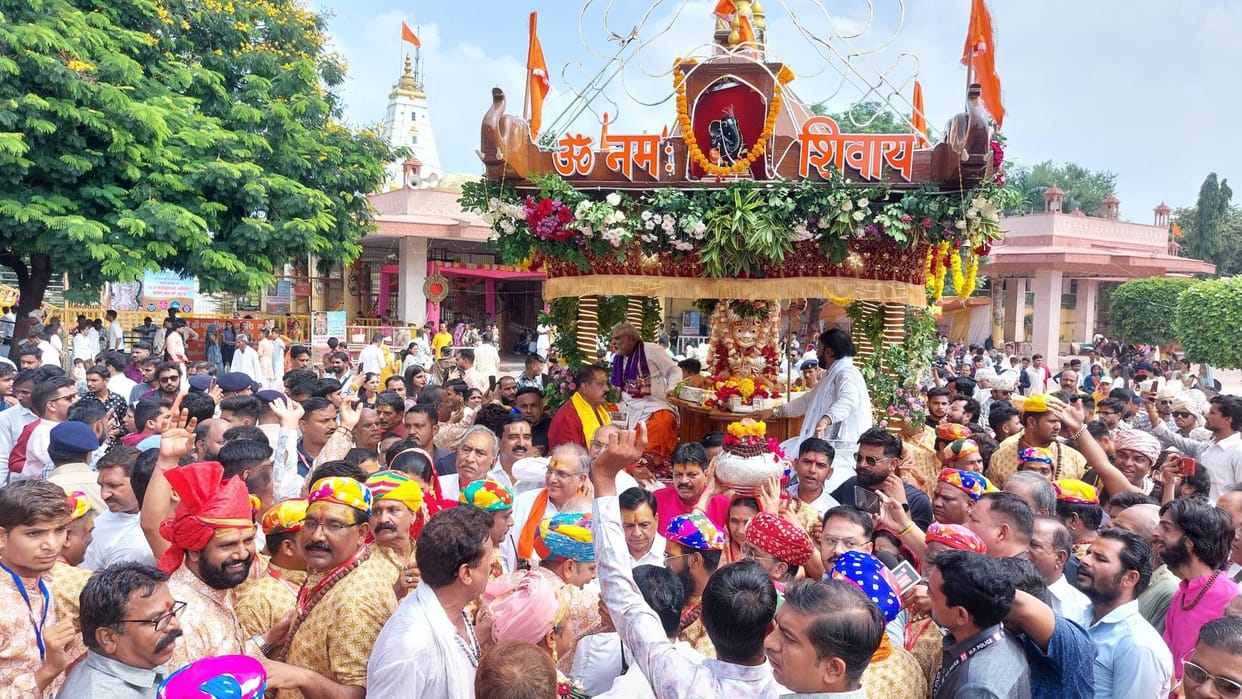 Pashupatinath Shahi Rath Mandsaur King Pashupatinath rode in Shahi Rath got to know about devotees condition