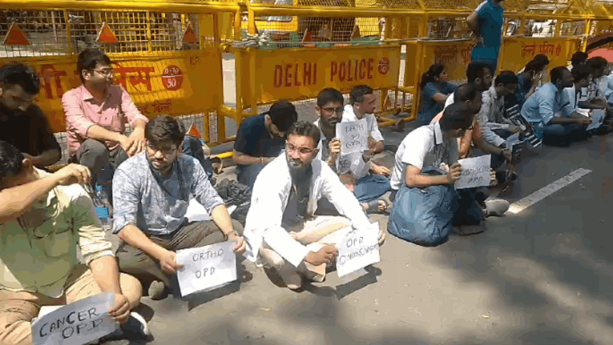Instructions given to doctors from all medical colleges of Delhi to reach Nirman Bhawan