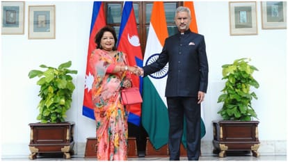 world news updates in hindi asia europe us uk un west asia pakistan china africa politics crime and global eve