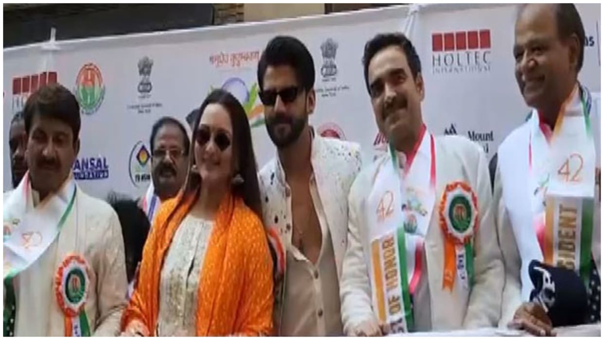 Sonakshi Sinha Zaheer Iqbal Stree 2 actor Pankaj Tripathi participate in New York India Day Parade