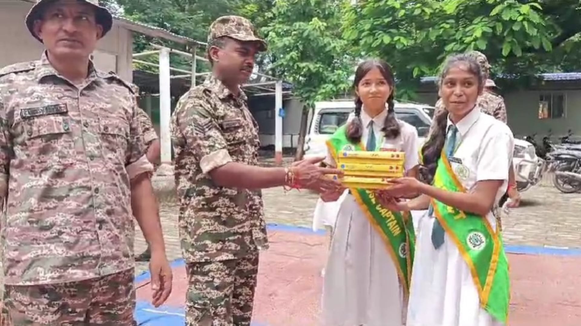 Rakshabandhan 2024: School girls tied Rakhi on wrists of CRPF soldiers in Gaya