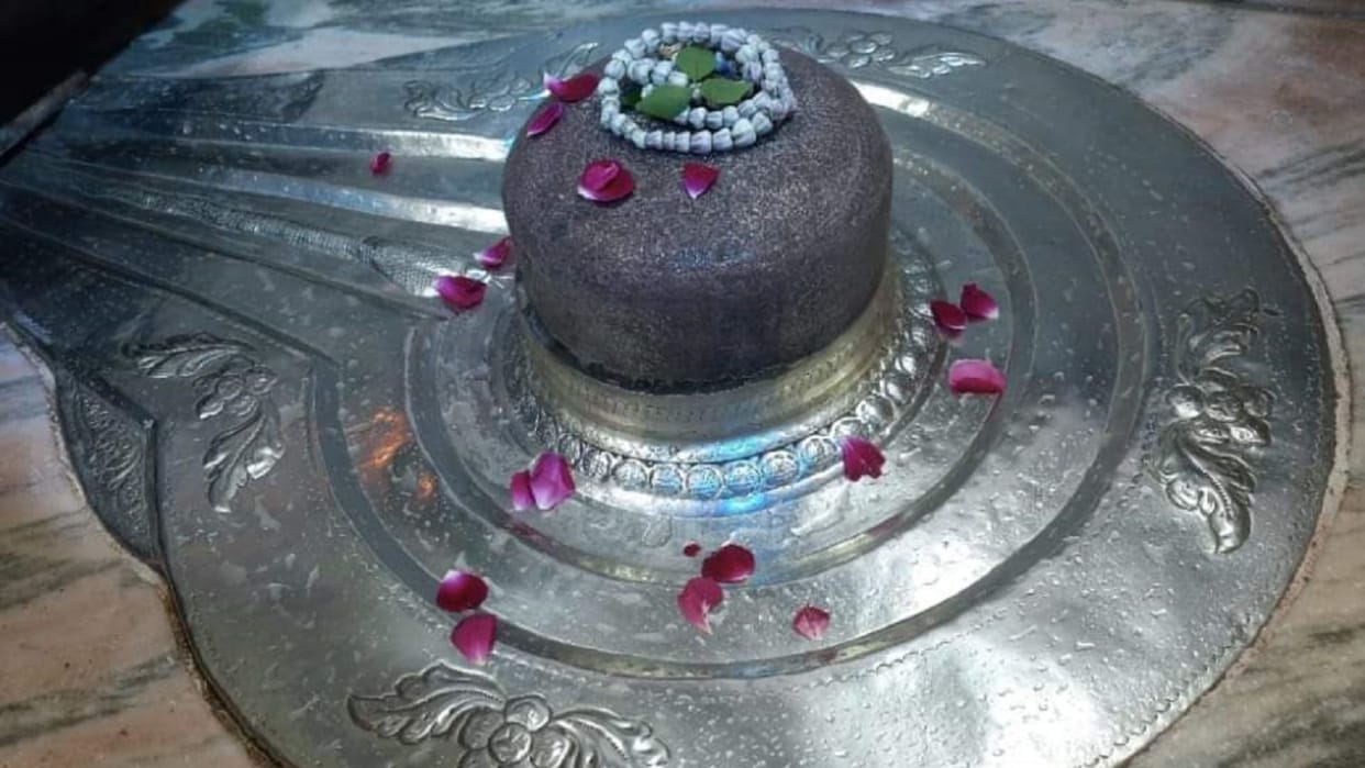 Sawan 2024 famous shiva temple of Ratneshwar Mahadev temple in kashi