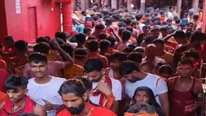Sawan 2024: सावन के अंतिम सोमवार पर थानेश्वर स्थान मंदिर में हादसा, जलाभिषेक के दौरान महिला कांवड़िया की मौत Sawan 2024: Female Kanwariya dies during Jalabhishek at Thaneshwar Sthan temple on last Monday