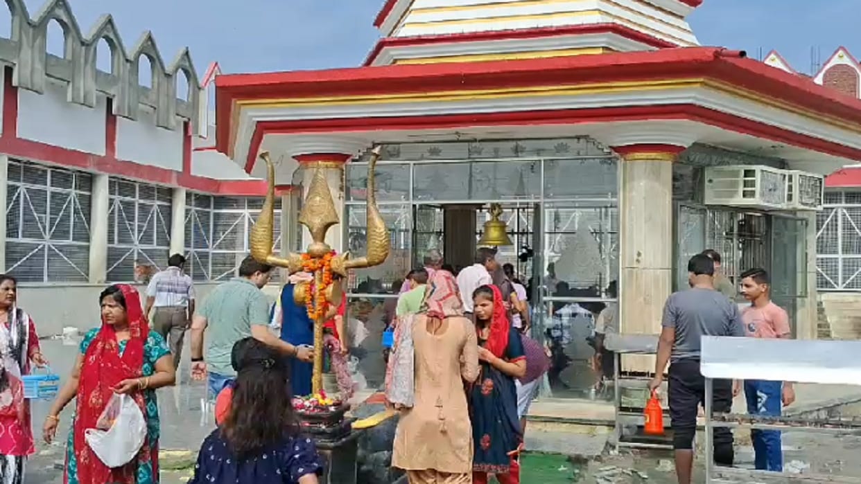 Biruaabadi and Nawab Naubat Rai Temple of Badaun are the center of faith of devotees