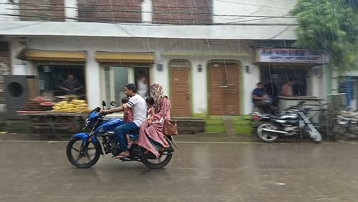Weather Update Drizzle in Bareilly on the last day of Sawan