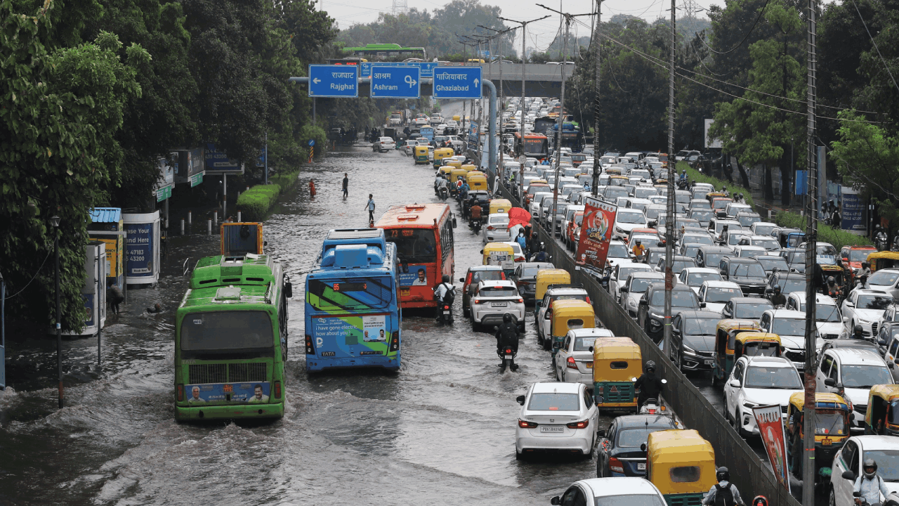 Delhi NCR rain today after heavy traffic see photos